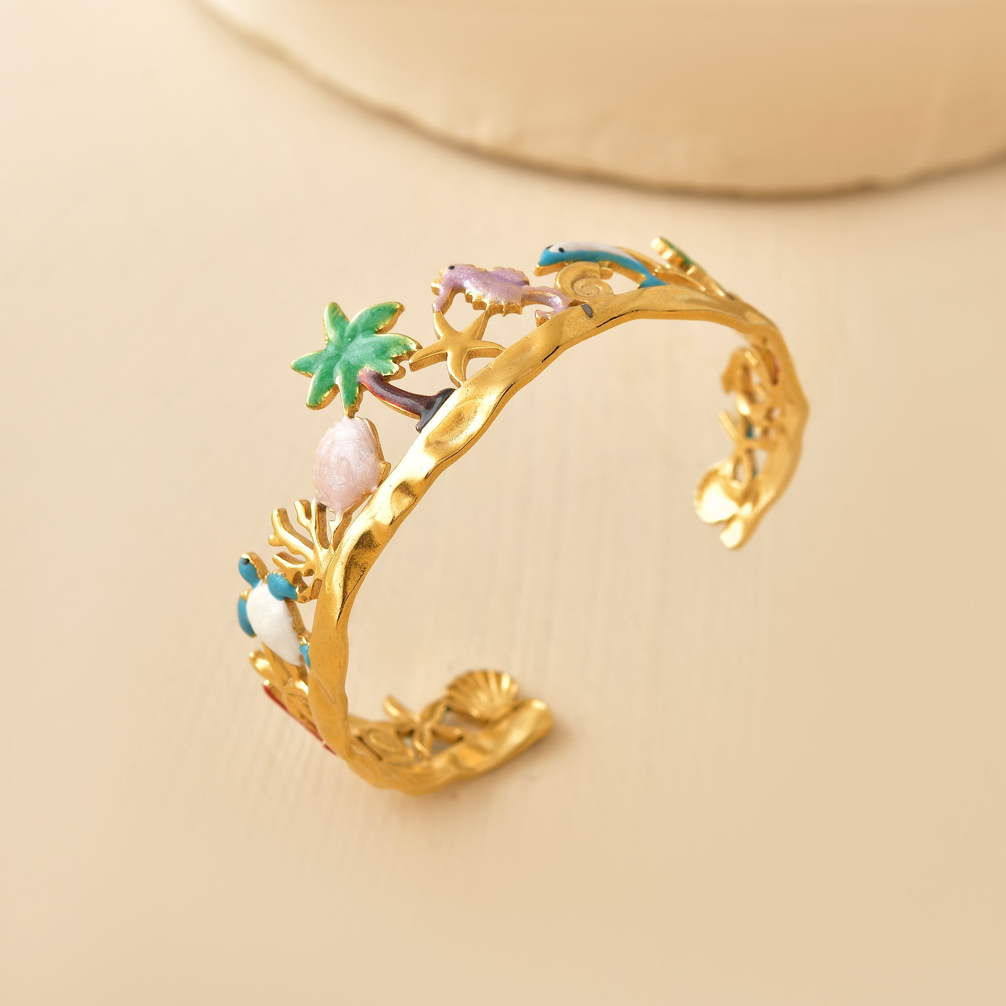 Coral Cuff – Tag The Label