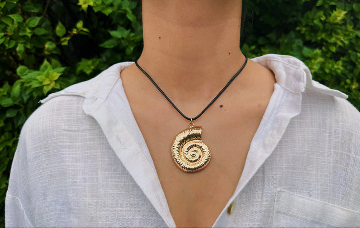Shell Necklace Sticker Shell Necklace – Tag The Label