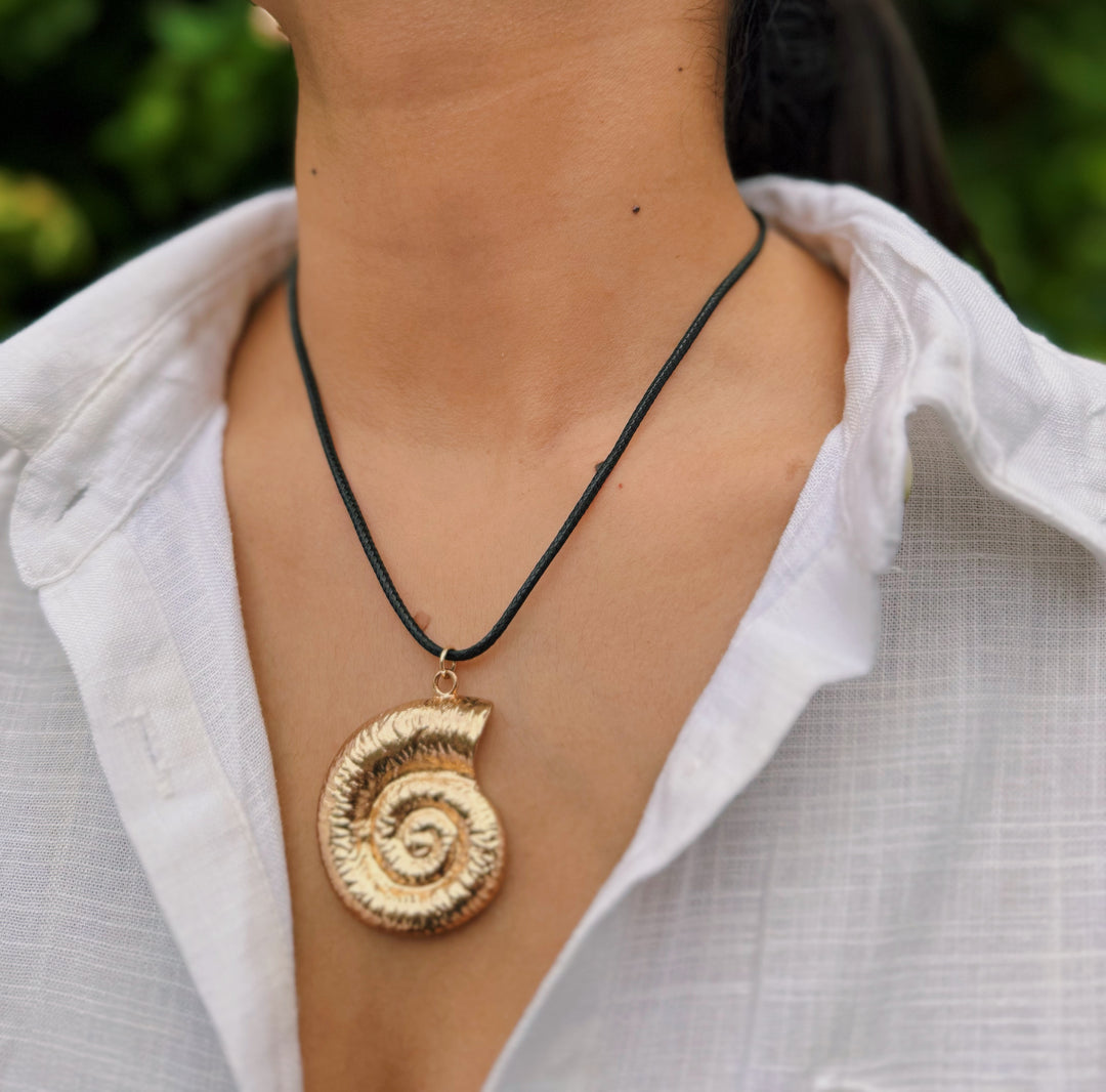 Shell Necklace Sticker Shell Necklace – Tag The Label